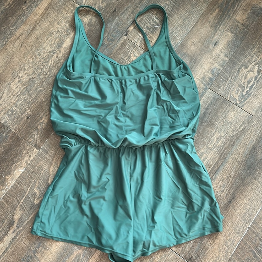 Ellen Tracy Women’s One‎ piece swimsuit Romper Size 12 Sage Green - Picture 3 of 6